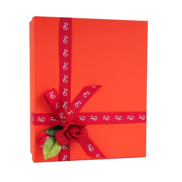 STYLE ESSENTIALS GIFT BOX